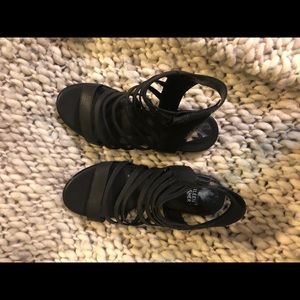 Eileen Fisher black Otto Banded flat sandal